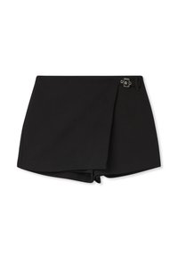 Pantaloni neri corti con un design avvolgente, caratterizzati da una rifinitura con una fibbia argentata. Realizzati in un tessuto liscio con una finitura pulita e senza motivi visibili.