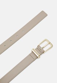 Tommy Hilfiger - Pas