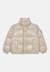 Sélectionné, rainy beige
