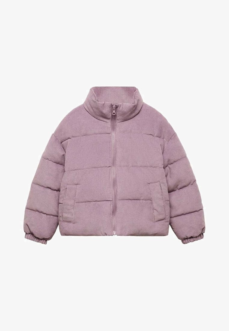 Veste matelassée lavande avec col montant, fermeture éclair intégrale à l'avant, matelassage horizontal, poches latérales et poignets élastiques.