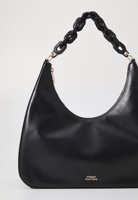 Tommy Hilfiger Kabelka - black