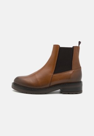 JEMMA - Platform bokacsizmák - tan