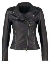 Veste de motard en cuir noir ajustée avec fermeture éclair asymétrique, col à revers, poches latérales zippées et détails à boutons-pression aux épaules et à l'ourlet.