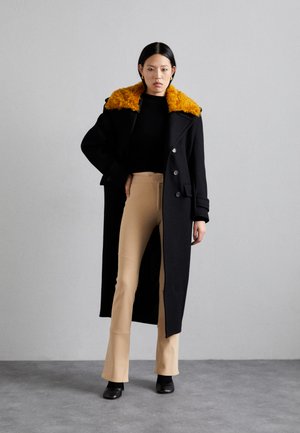 Filippa K SKI INSPIRED TROUSERS - Pantalon classique - pastel beige