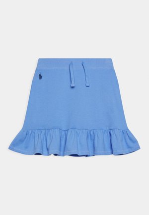 Falda de algodón azul claro con dobladillo con volantes, cinturilla con cordón y un pequeño acento de logo en el lado izquierdo. Textura suave.