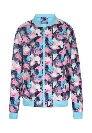 Multicolor bomberjack met een flamingo en tropisch ontwerp, met een lichtblauwe kraag, manchet en rits op een donkere achtergrond.