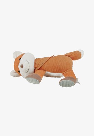 Giocattolo di peluche a forma di volpe arancione con un corpo in corduroy testurizzato, caratteri facciali bianchi e zampe morbide. Ha un gilet marrone cucito e una coda arricciata.