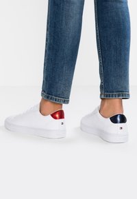 Tommy Hilfiger Sneakers basse - white