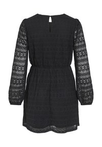 Robe longue à manches longues en dentelle noire avec taille élastique, motif floral, fermeture dos avec clé, et ourlet légèrement festonné.