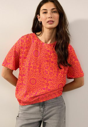 Next REGULAR FIT BUBBLE HEM  - Print T-shirt - william morris collection pink orange print