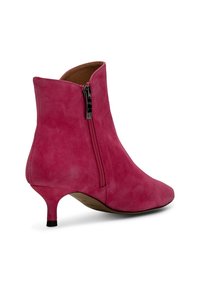 Shoe The Bear Kotníkové boty - pink