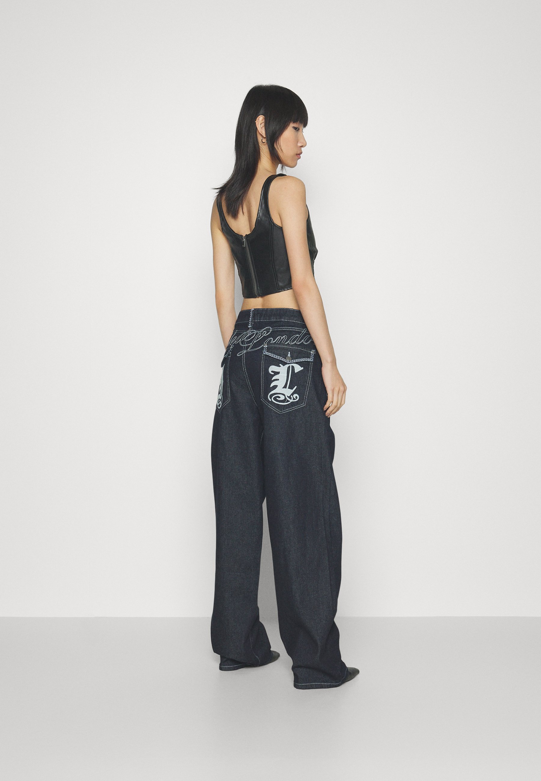 Jaded London EMBROIDERED LOOSE FIT TURN UP JEANS - Relaxed fit 
