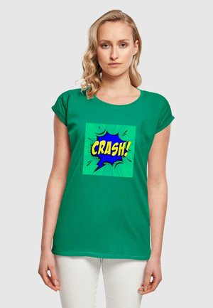 Merchcode CRASH COMIC EXTENDED SHOULDER TEE - T-shirts med print - forest green
