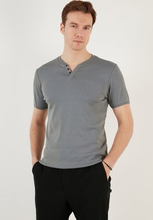 V-NECK  - Camiseta básica - blue-grey