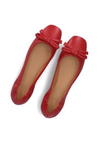 Rode leren balletschoenen met een ronde neus en een strikaccent aan de voorkant. Gladde textuur en geëlasticeerde randen voor comfort.