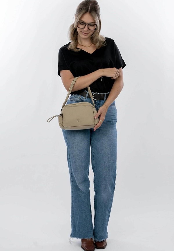 UMHÄNGET ABBY - Handtasche - lighttaupe