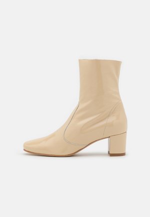 DRIELLE - Korte laarzen - beige