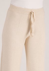 Niet geselecteerd, beige