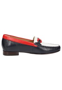 Marineblaue Lederloafer mit roten und weißen Akzenten; verfügt über einen dekorativen Knoten, gestickte Details und einen kleinen Absatz. Glatte Textur.