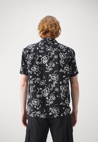 Selected Homme SLHRELAXSUN SHIRT RESORT - Skjorter - black