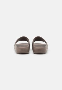 adidas Originals ADILETTE AYOON - Šľapky - earth strata/sand strata