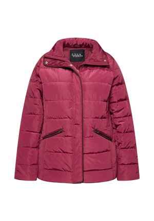 Giacca imbottita trapuntata color bordeaux con colletto alto, due tasche con zip e bordo nero lungo la zip e le tasche.