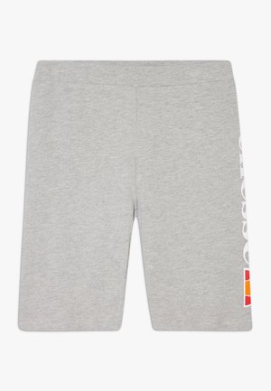 Shorts gris clair longueur genou avec taille élastique et logo Ellesse en blanc et orange sur le côté droit.