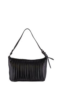 Borsa a tracolla in pelle nera con texture a righe verticali, una sola tracolla e una forma rettangolare compatta ed elegante.