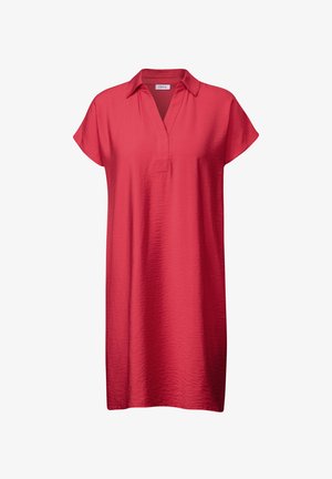 Vestido rojo de manga corta con cuello, hecho de una tela suave que tiene una superficie ligeramente texturizada y un corte holgado.