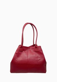 Sac fourre-tout en cuir rouge avec deux longues poignées, une texture douce et une forme trapézoïdale. Présente des languettes carrées sur le point de fixation des poignées.