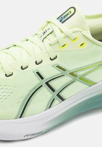 ASICS GEL-KAYANO 31 - Løpesko for vei - cool matcha/celadon