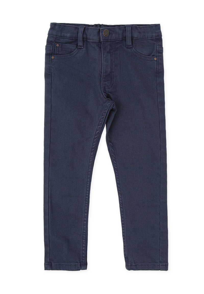 Pantalones de mezclilla azul marino de corte recto, con cinco bolsillos y cierre de botón metálico. Presentan costuras claras y una textura suave.