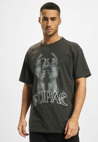 Upscale by Mister Tee UNISEX TUPAC UP - Printtipaita - charcoal