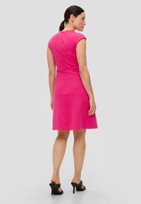 s.Oliver BLACK LABEL Jerseykleid - pink