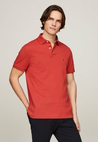 Tommy Hilfiger REGULAR - Poloshirt - terra red