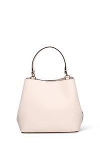 Shopper in lichtbeige gestructureerd materiaal met een brede bodem, korte handvatten en gouden accenten. Minimalistisch ontwerp met schuine zijkanten.