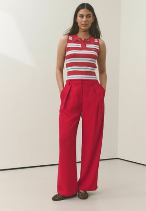 Next, PETITE FIT - ELASTIC BACK SIDE STRIPE WIDE LEG TROUSERS . - Püksid - new red