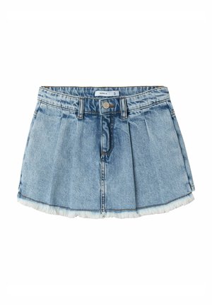 Mini-jupe en denim bleu clair avec bouton et fermeture éclair devant, passants pour ceinture, plis et ourlet effiloché.