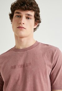 Koton - T-shirt basic