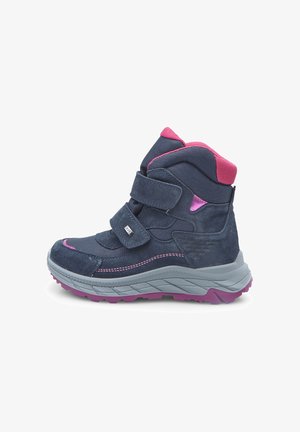 Scarpa da trekking blu navy con dettagli rosa, realizzata in materiale scamosciato e tessile, con cinturini in Velcro regolabili e suola in gomma testurizzata.