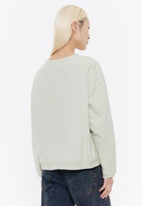Bimba Y Lola BORDADO - Sudadera - verde claro