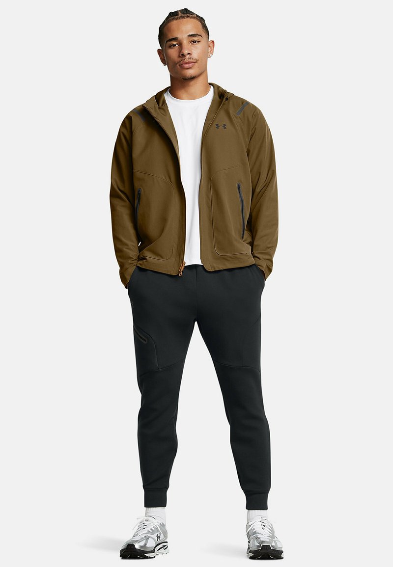 Under Armour Outdoorjas bruin Under Armour Outdoorjas bruin