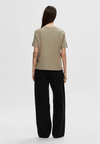 Selected Femme SLFESSENTIAL BOXY TEE - T-shirts basic - greige