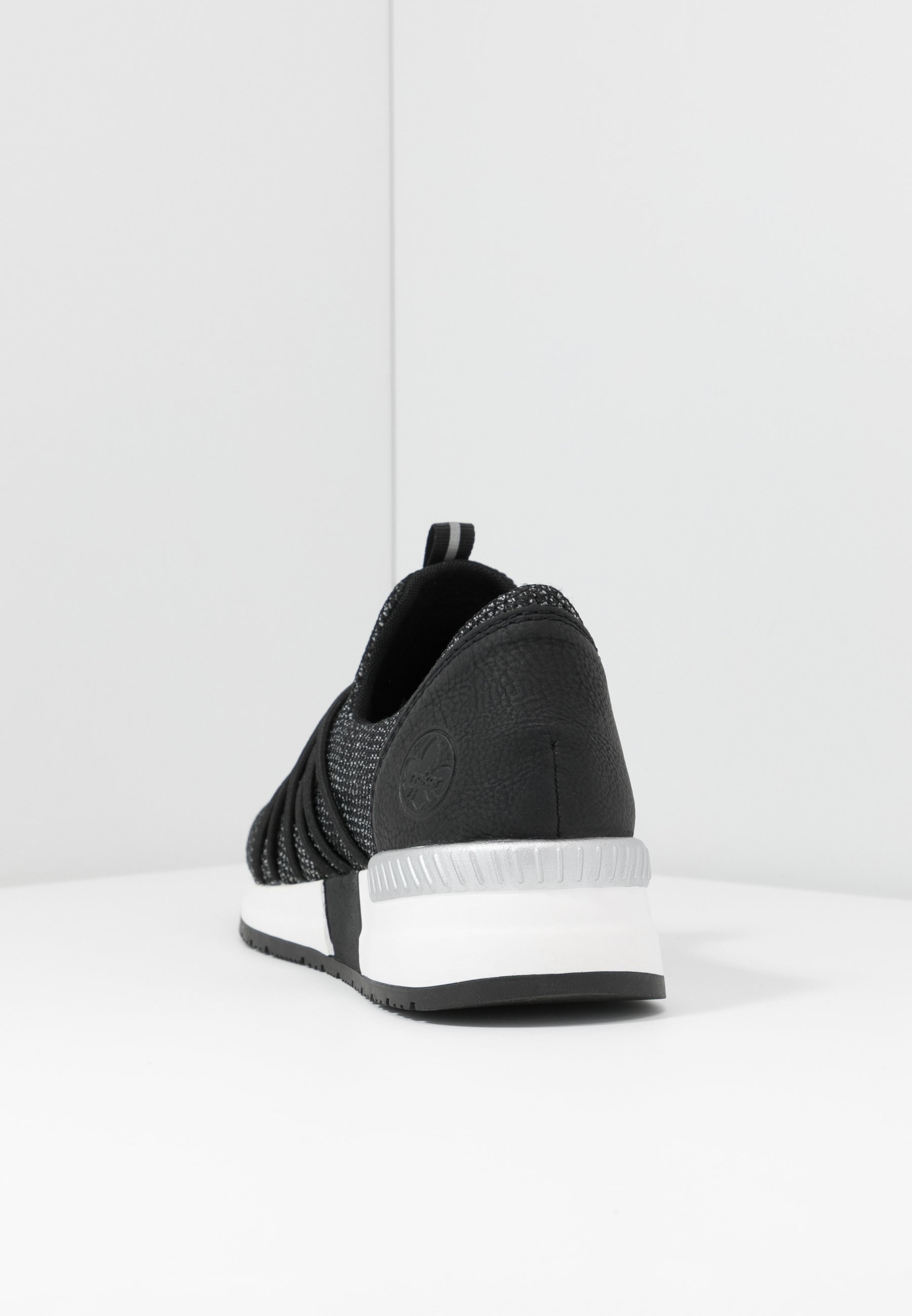 Rieker Slippers - schwarz/weiß Rieker Slippers - schwarz/weiß