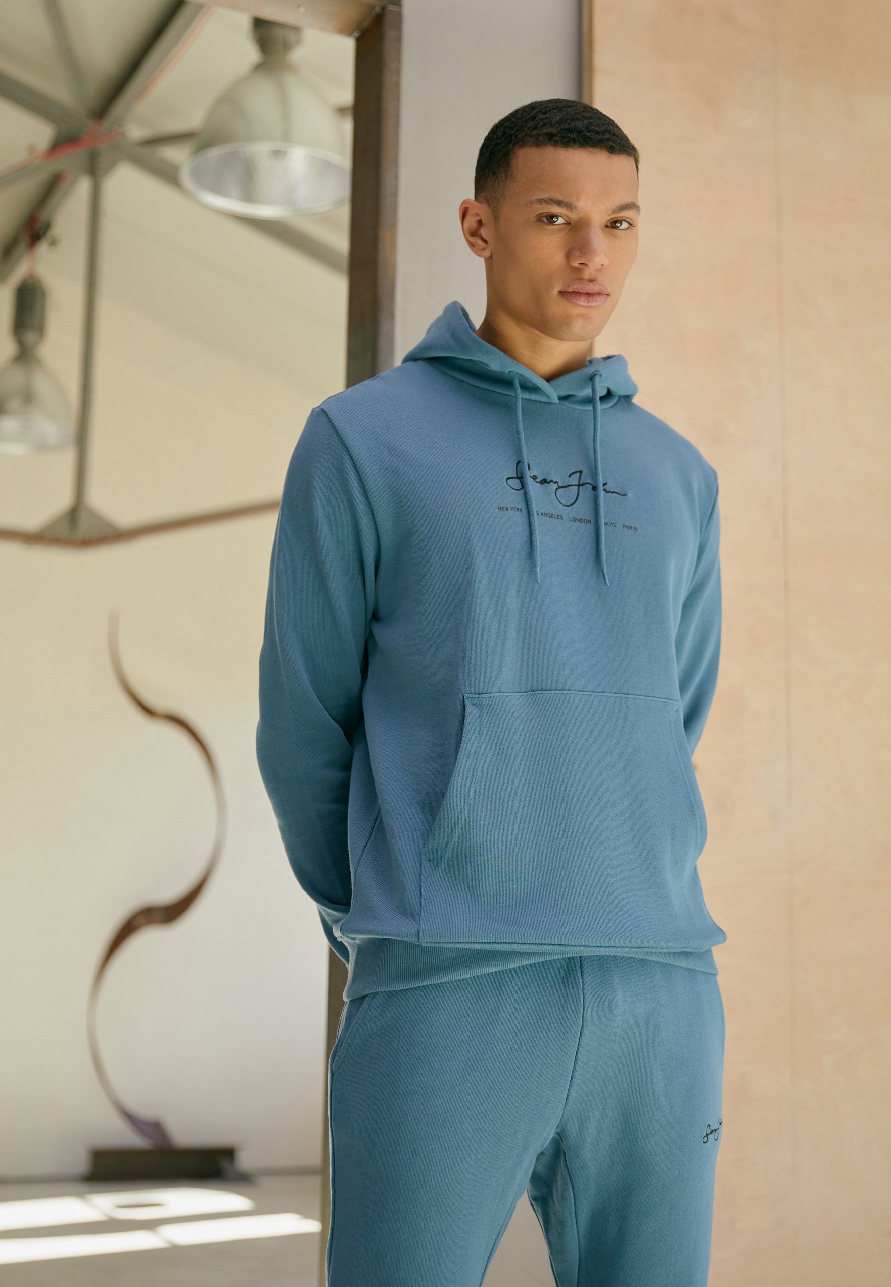Sean John CLASSIC LOGO ESSENTIAL HOODIE 