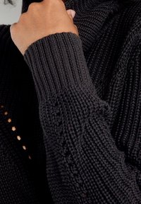 Taifun Trui - black