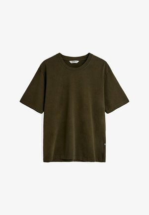 Plain dark olive green short-sleeve cotton T-shirt with crew neck and brand label "MINIMUM" inside the collar.