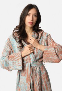 MAЯSIKØH Župan - caramel