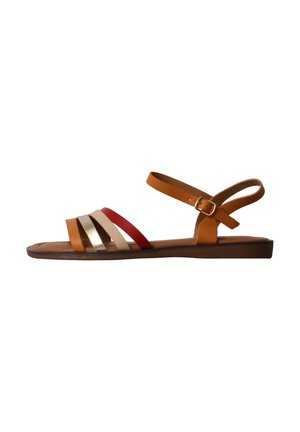 Platte sandaal met bruine zool en enkelriem, met vier voorbandjes in bruin, goud metallic, beige en rood.