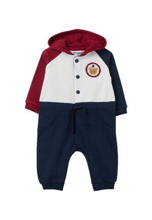 Hooded Einteiler mit weißem Oberteil, roten Ärmeln und marineblauen Unterteilen. Verfügt über ein gesticktes Patch und einen Kordelzug am Bund, aus weichem Stoff gefertigt.